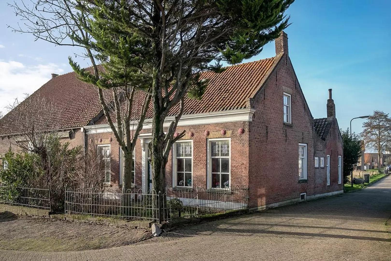 Huis Lenteplein 2 in Scherpenisse