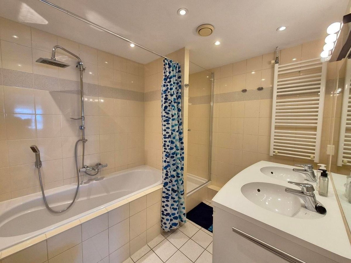 Appartement aan de Van Leijenberghlaan in Amsterdam (1082 GE)