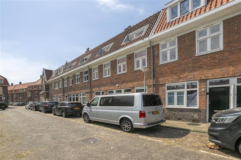 Appartement te koop: Gentiaanplein 13-1, Amsterdam