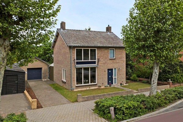 Huis Oude Provincialeweg 66 in Hapert