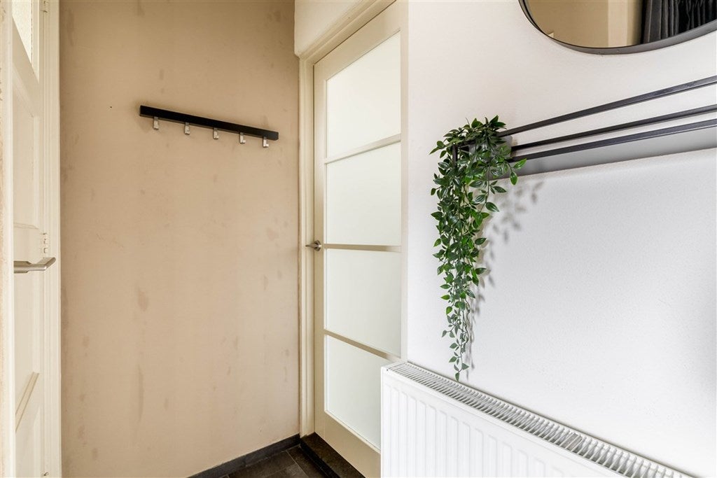 Twee-onder-één-kap te koop: Burgemeester Venemastraat 14, Muntendam