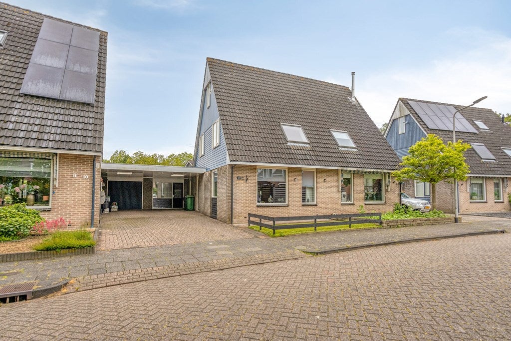 Huis De Tulpebeam 8 in Burgum