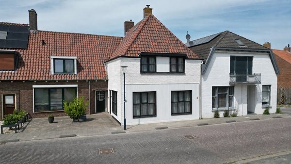 Dorpsstraat 21 A in Zuidzande