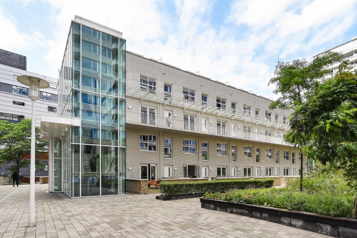 Te huur: Huis Carnapstraat in Amsterdam