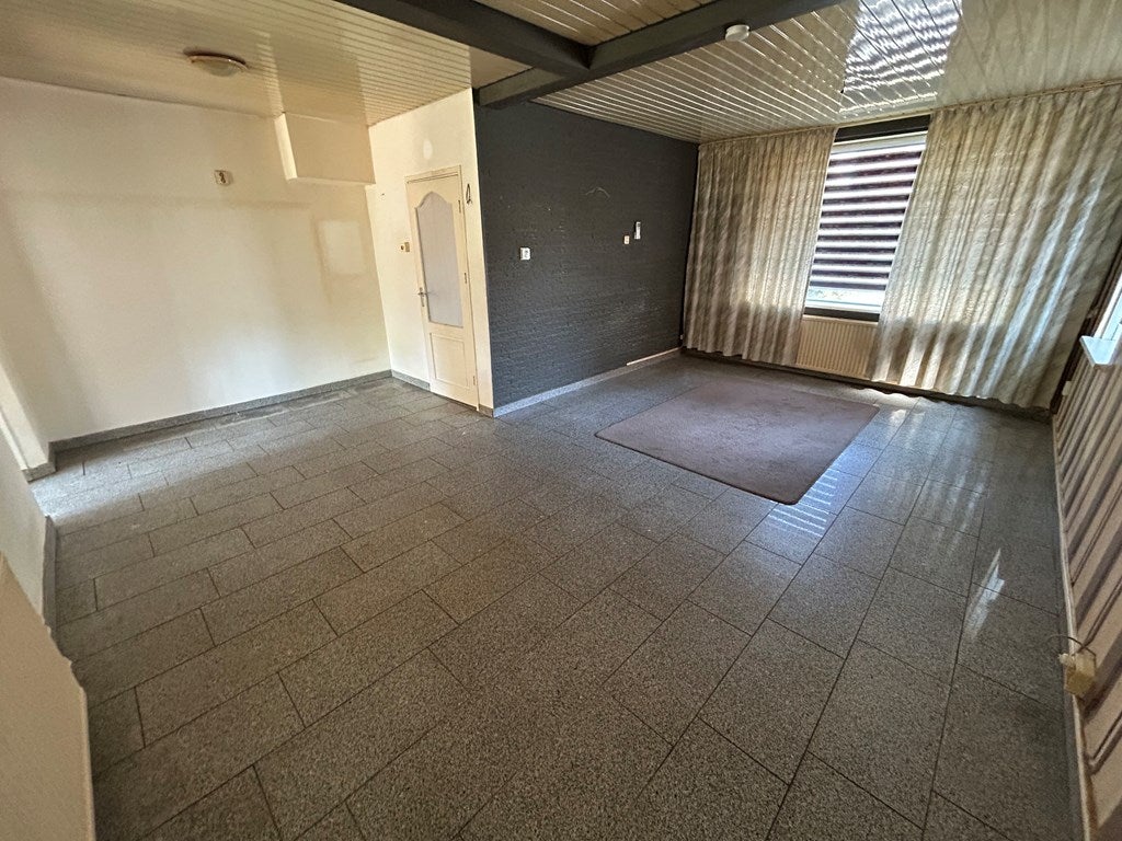 Twee-onder-één-kap te koop: Georg Ohmstraat 16, Hoensbroek