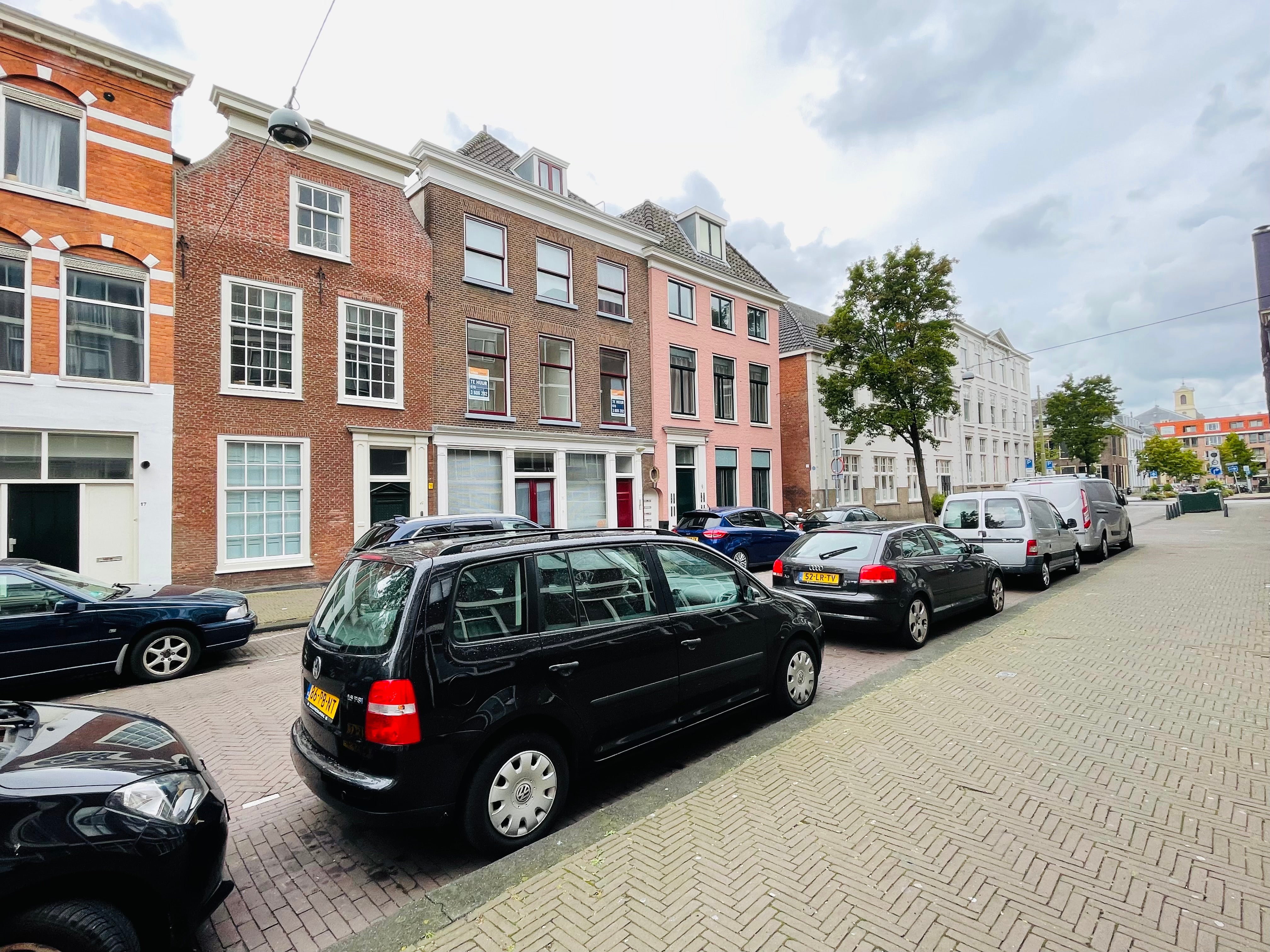 Appartement te huur: Lange Beestenmarkt 11B, 'S-Gravenhage