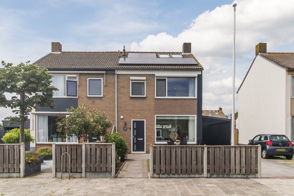 Huis De Regtstraat 4 in Abbenes