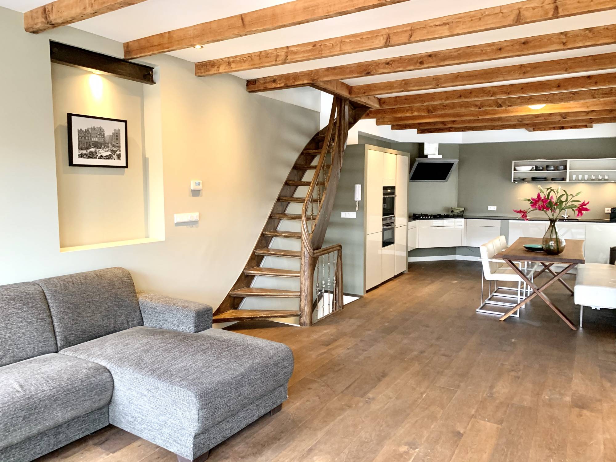 Te huur Appartement Oudezijds Voorburgwal in Amsterdam