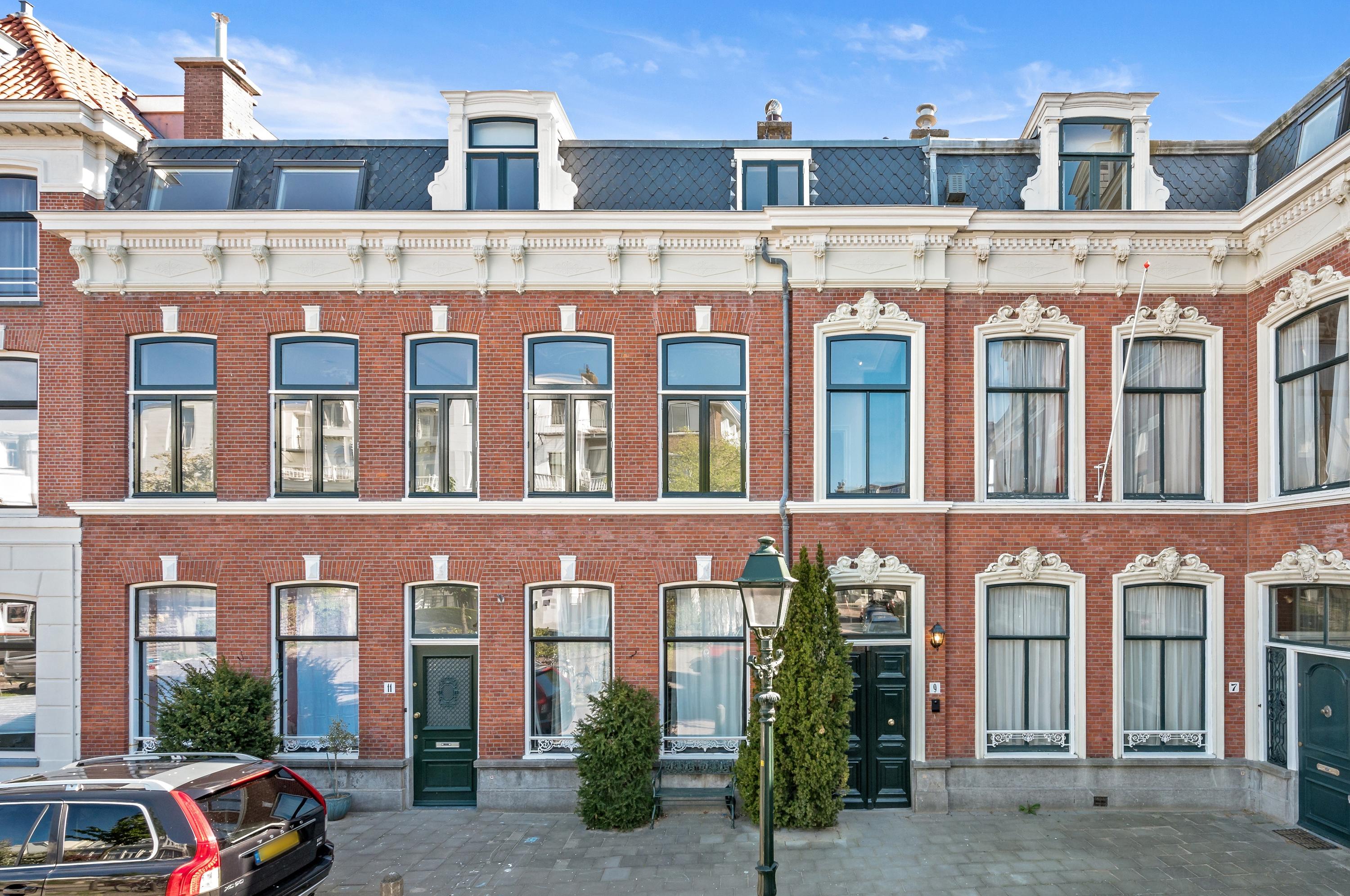 Flat Paramaribostraat 9