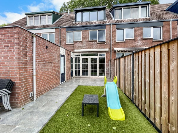 Huis Middenhof in Almere