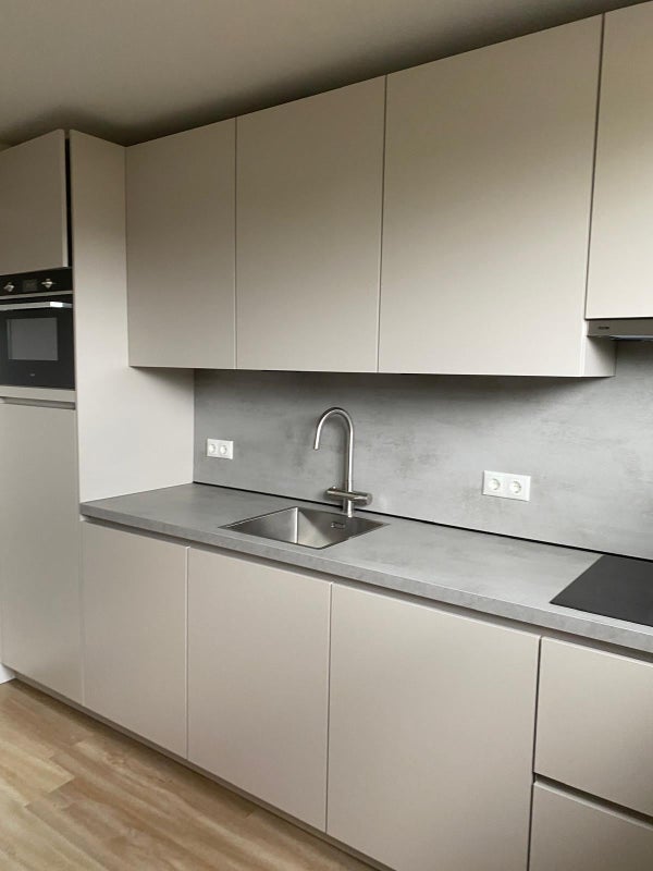 Flat Van der Weeghensingel 42