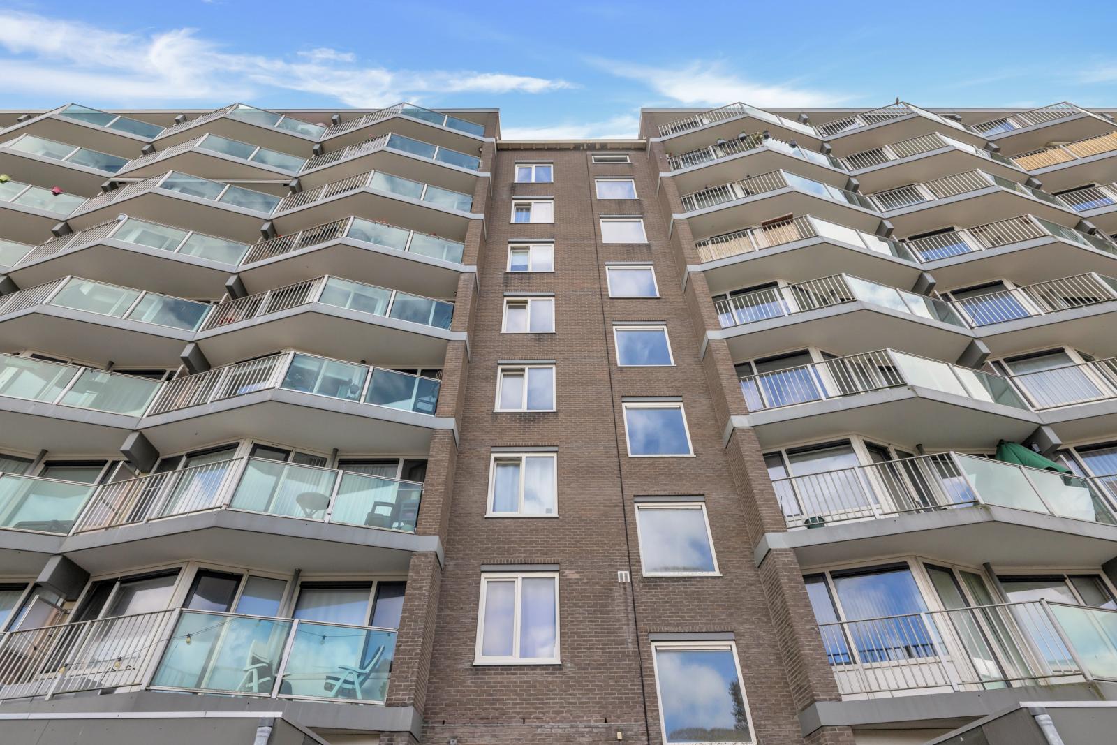 Appartement te koop: Beneluxlaan 241, Heemskerk
