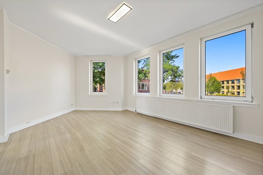 Appartement Tienhovenselaan 4 in Den Haag