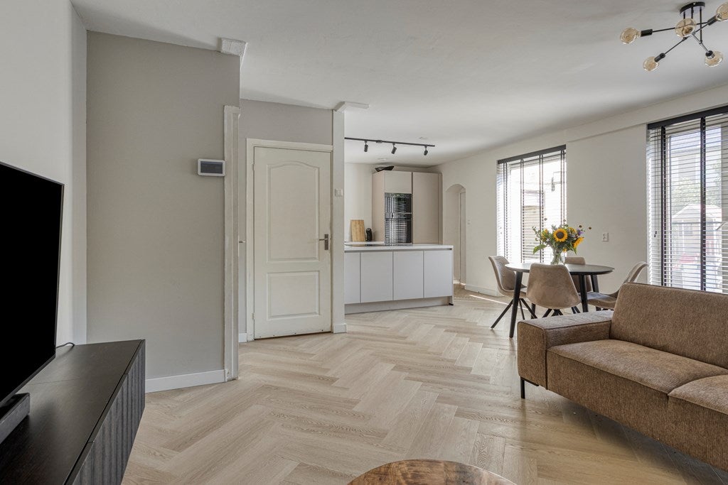 Tussenwoning te koop: Stoelenmatterhof 15, Schiedam