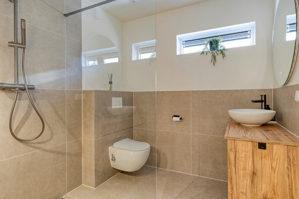 Tussenwoning te koop: Stoelenmatterhof 15, Schiedam