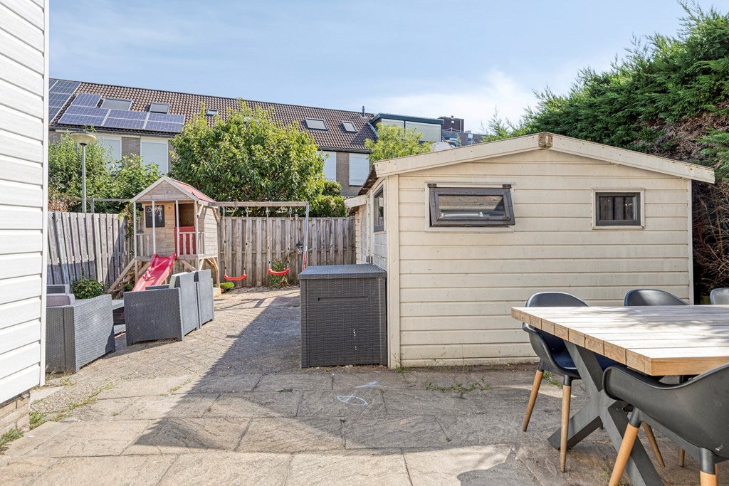 Tussenwoning te koop: Stoelenmatterhof 15, Schiedam