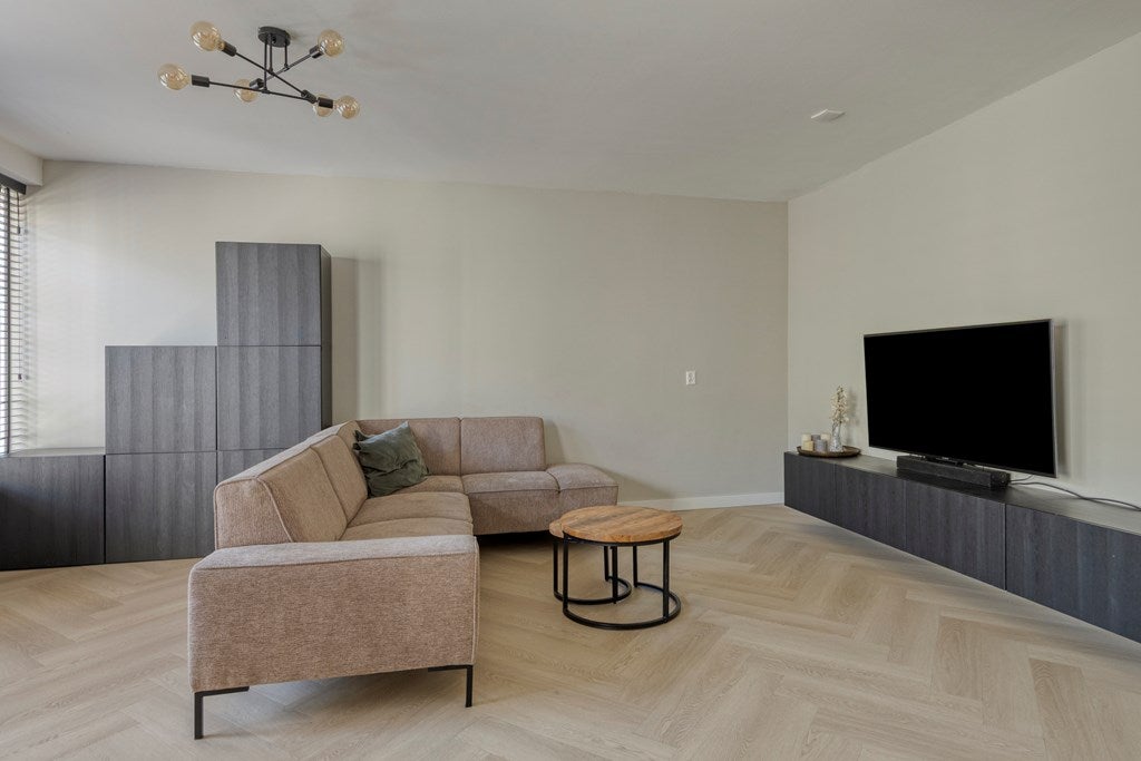 Tussenwoning te koop: Stoelenmatterhof 15, Schiedam