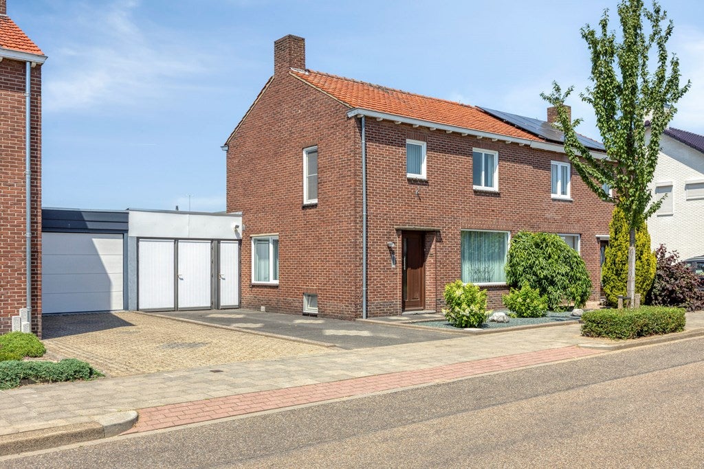 Huis Gouverneur Houbenstraat 8 in Stevensweert