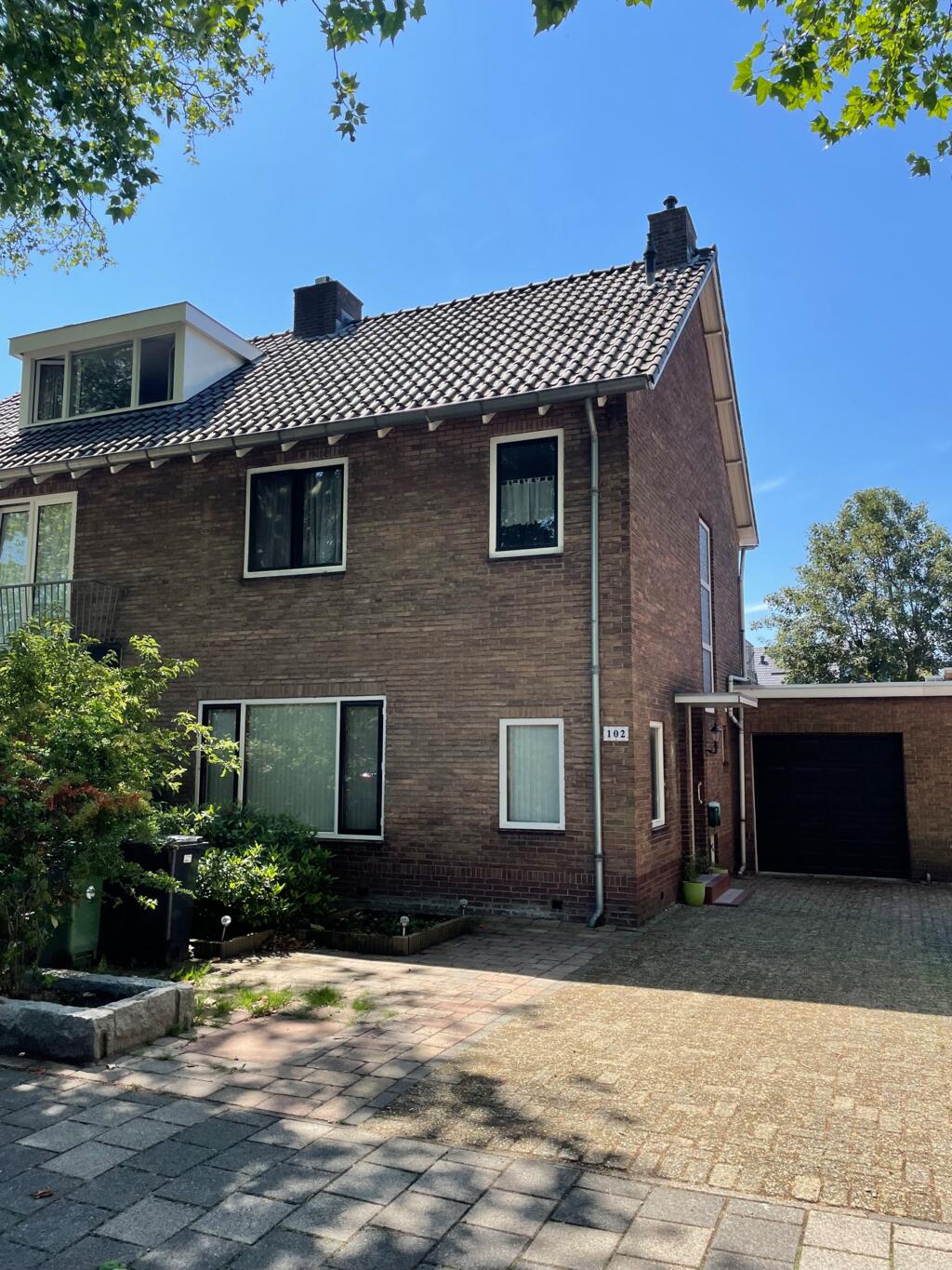 Huis Burgemeester Amersfoordtlaan 102 in Badhoevedorp
