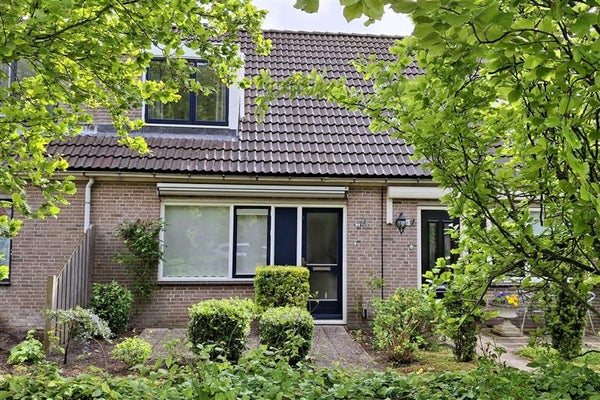 Krommewoud 27 in Zwaag
