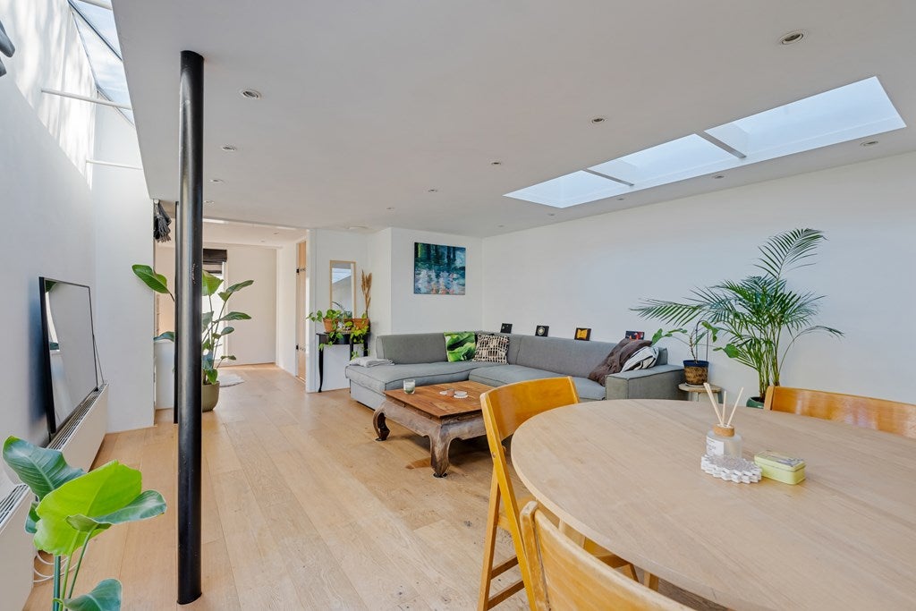 Appartement te koop: Bilderdijkkade 804, Amsterdam