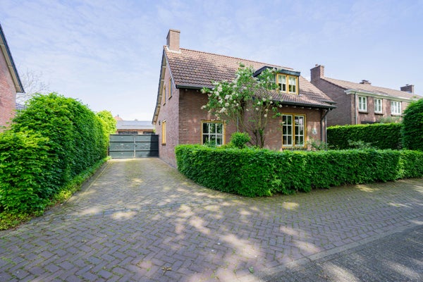 Huis Helmondsestraat 66 in Bakel