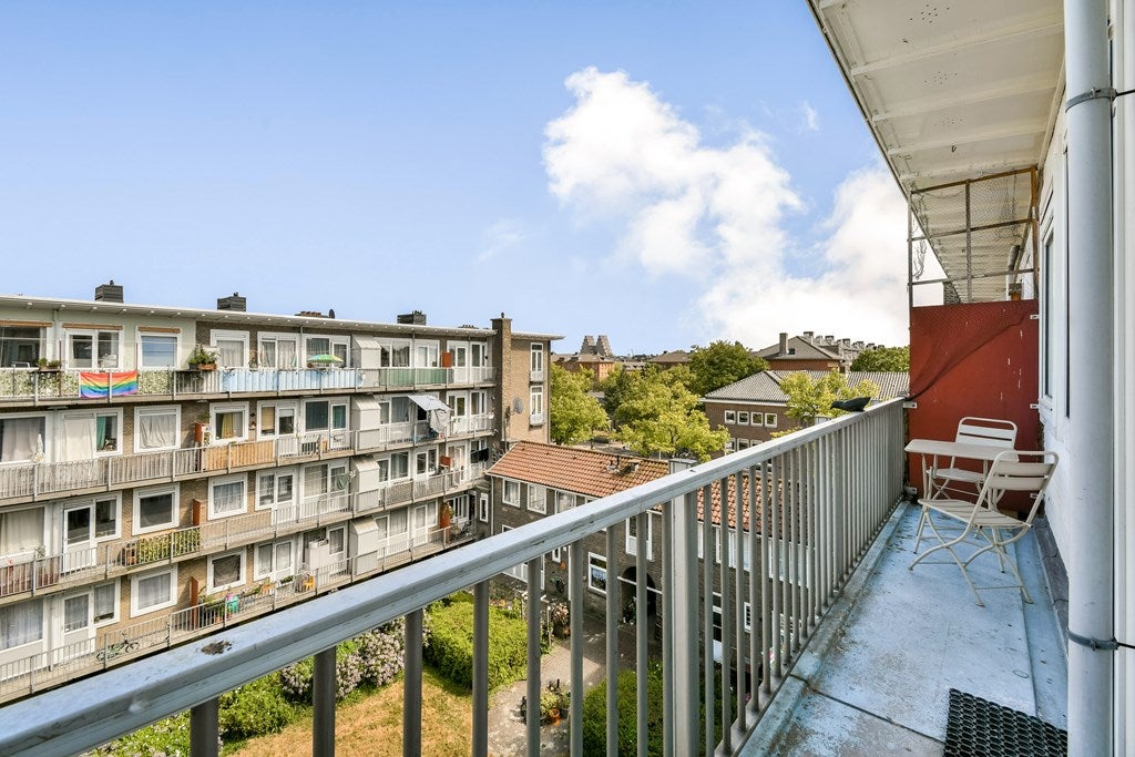 Appartement te koop: Charlotte de Bourbonstraat 37-3, Amsterdam