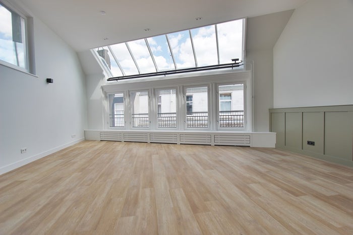 Te huur: Appartement Nieuwezijds Voorburgwal in Amsterdam