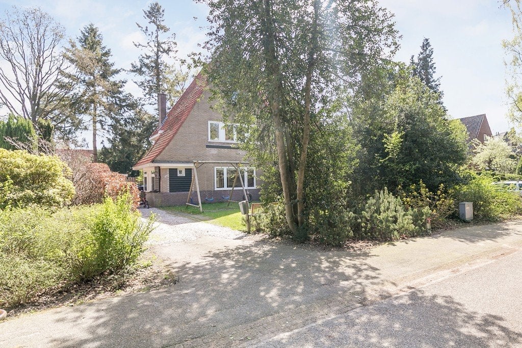 Woonhuis aan de Charlotte de Bourbonlaan in Zeist