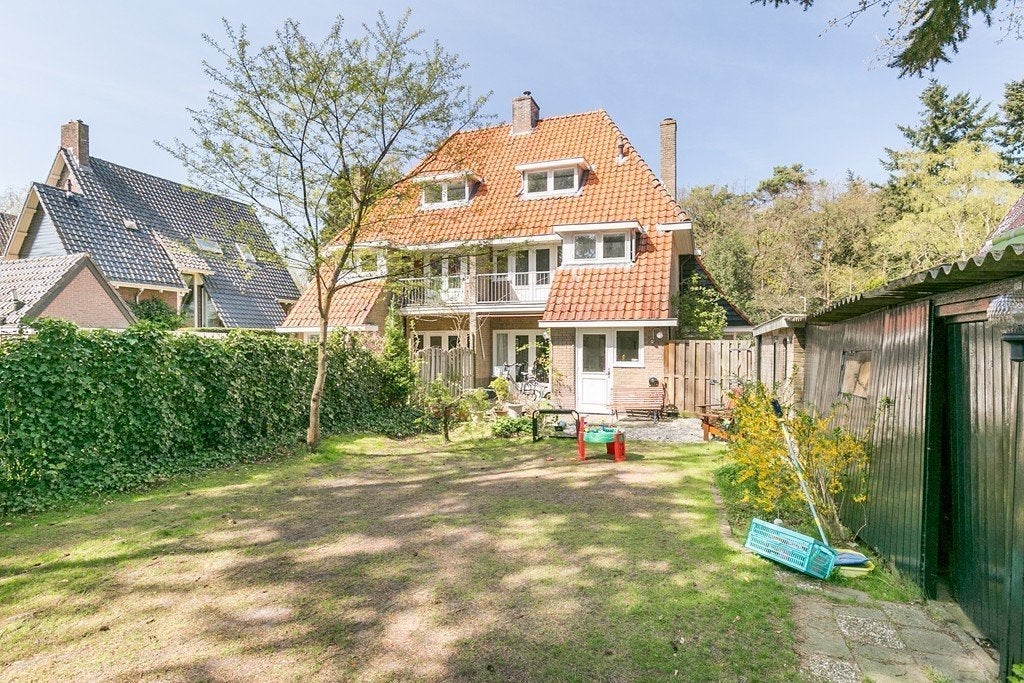 Woonhuis aan de Charlotte de Bourbonlaan in Zeist