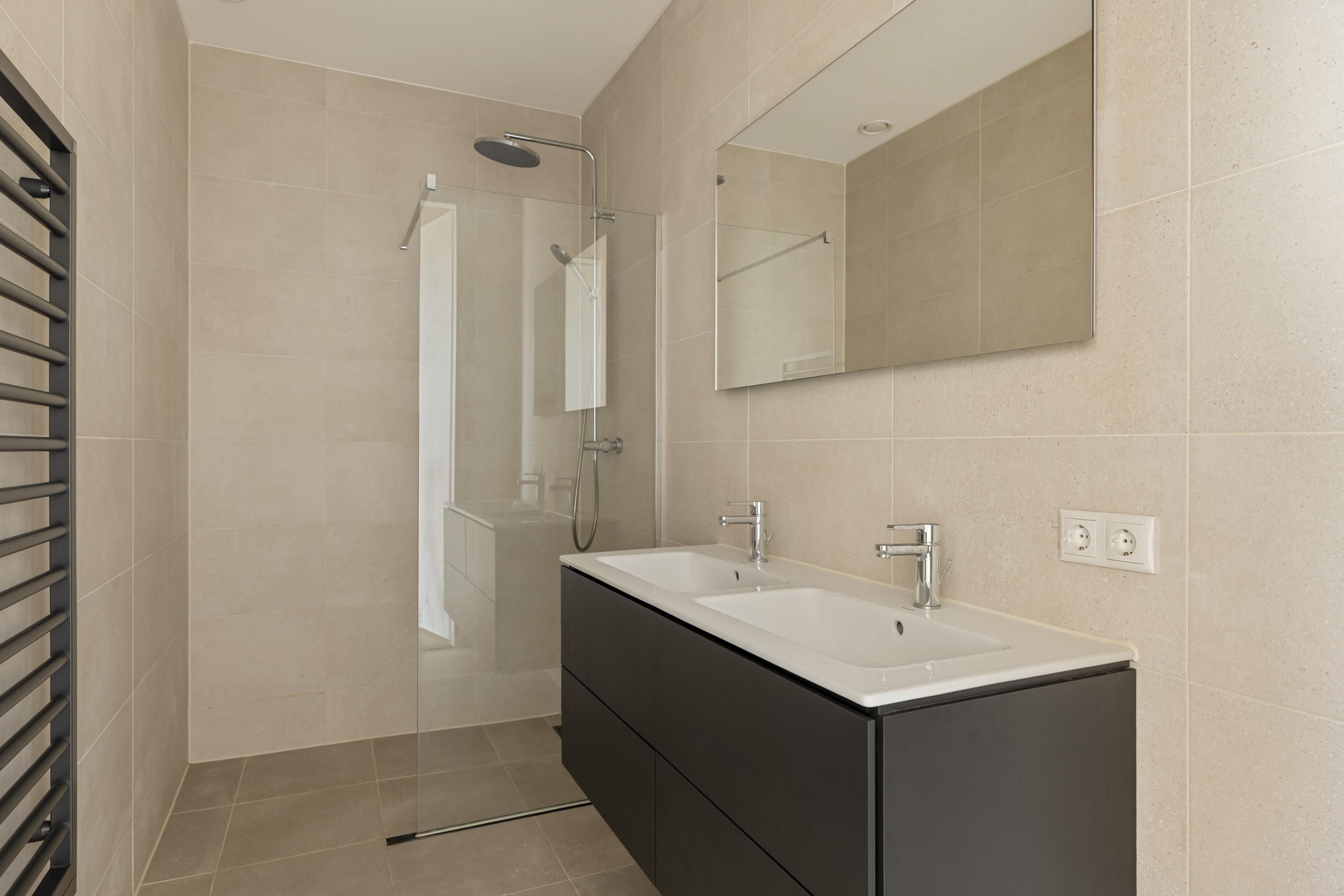 Appartement te huur: Mies Van Der Rohestraat 239, Hoofddorp