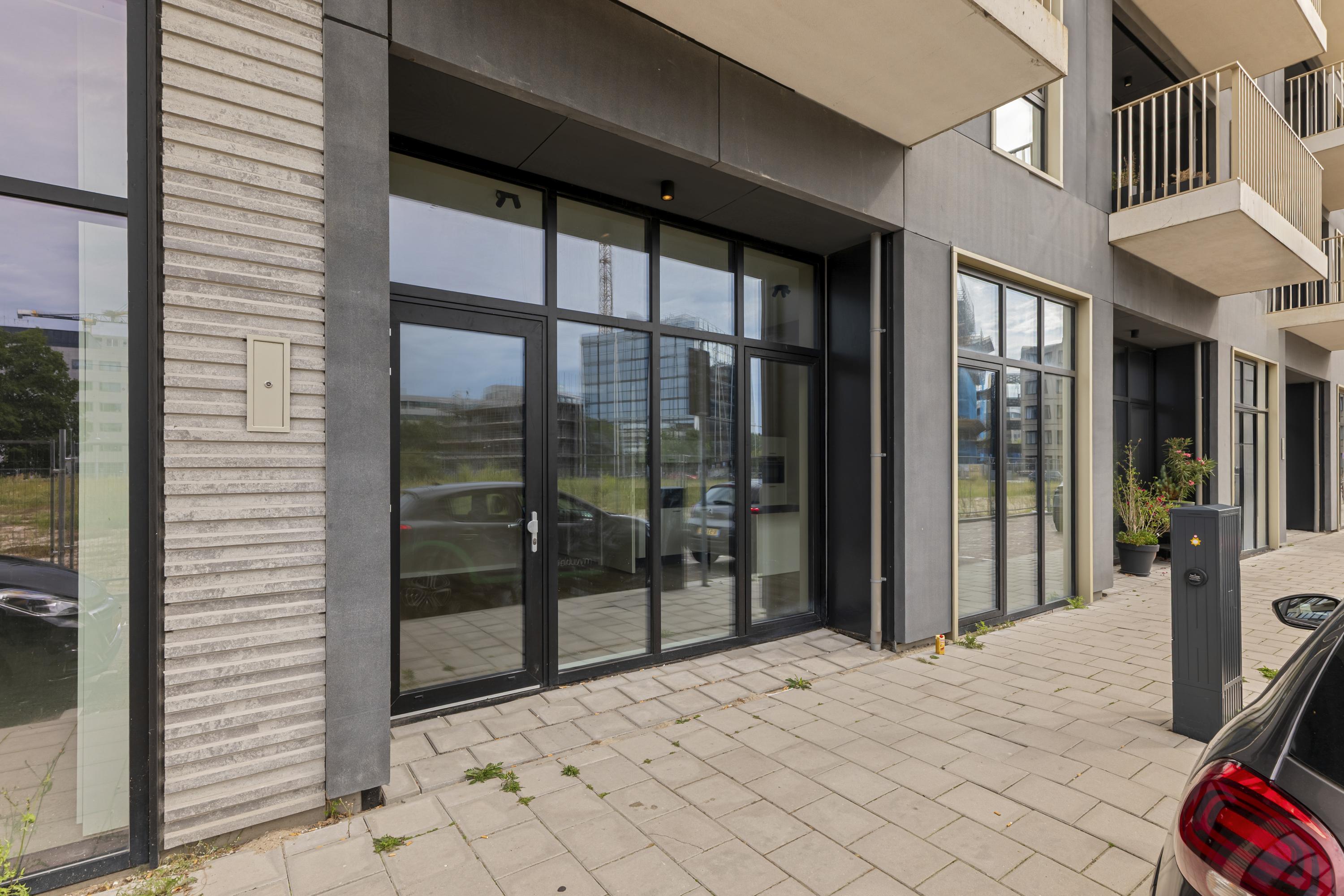 Appartement te huur: Mies Van Der Rohestraat 239, Hoofddorp