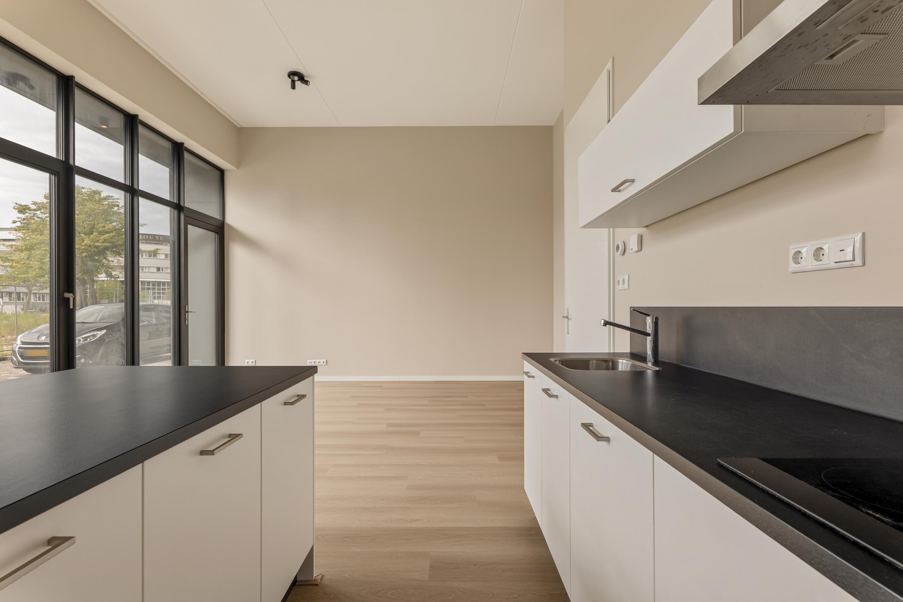 Appartement te huur: Mies Van Der Rohestraat 239, Hoofddorp