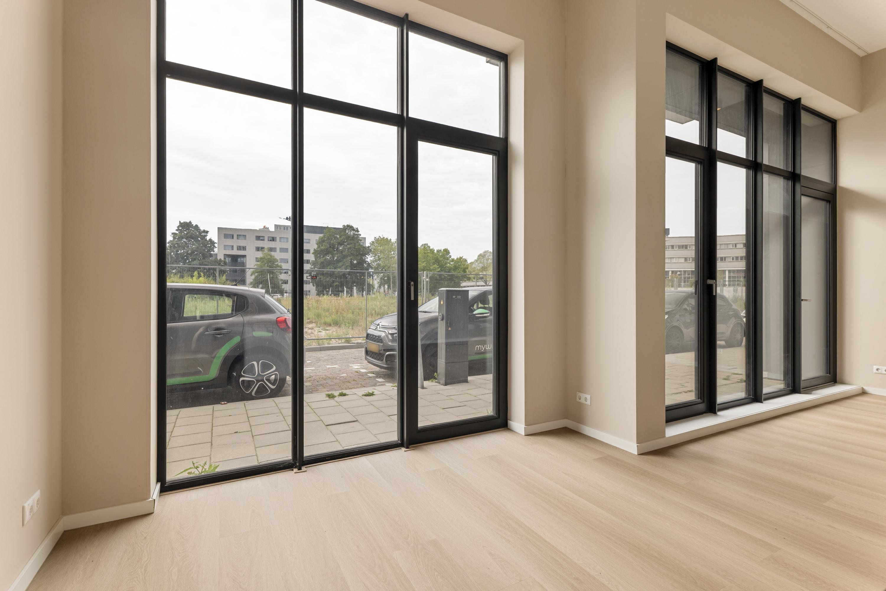 Appartement te huur: Mies Van Der Rohestraat 239, Hoofddorp