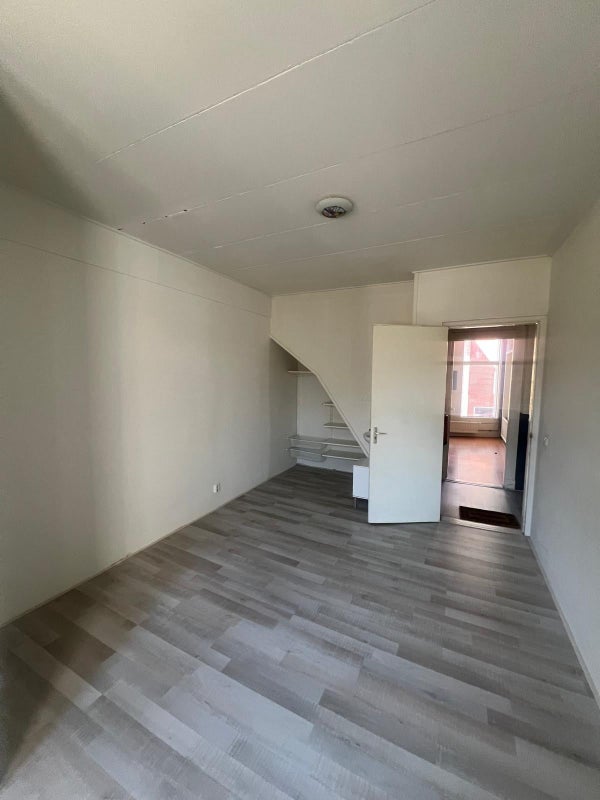 studios for rent on Moesstraat