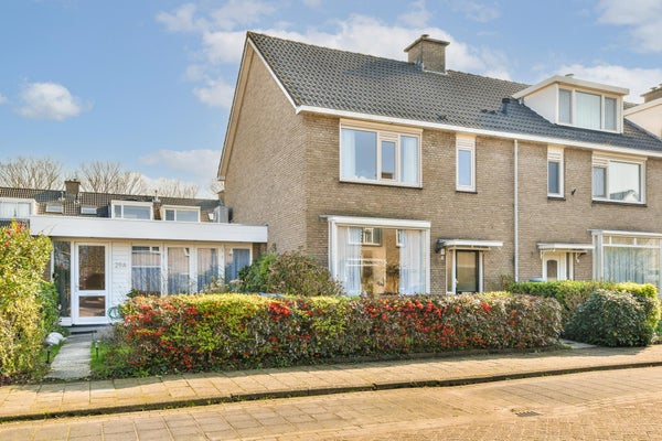 Huis te koop A.M. de Jonglaan 29 in Uithoorn voor € 435.000