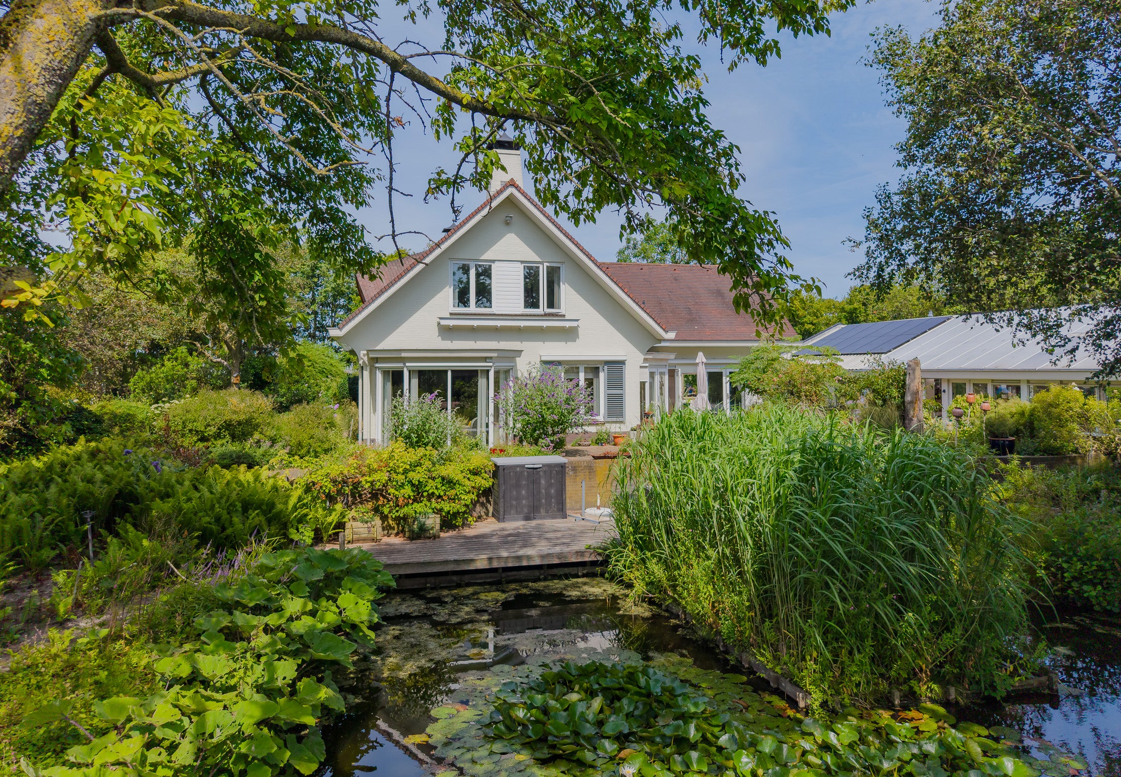 Huis Wasbeeklaan 37 in Warmond