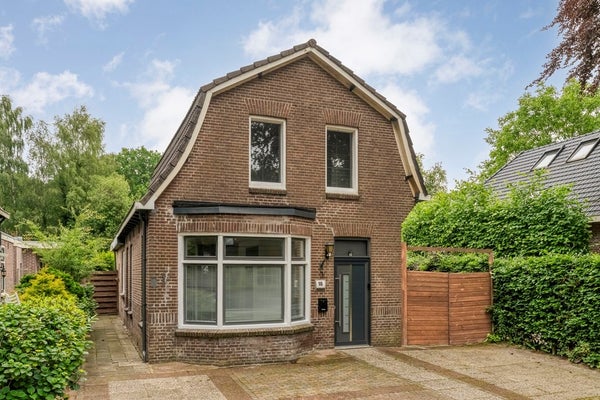 Stationsstraat 10 in Dalen