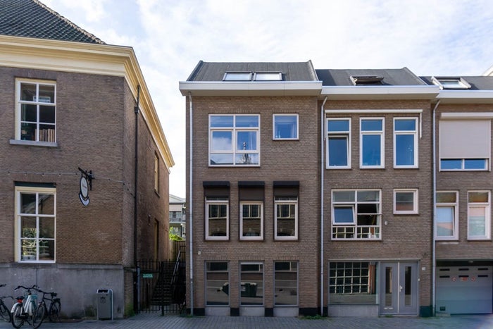 Hooghuisstraat 64