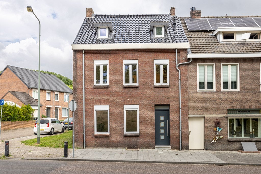 Huis Te Koop Dorpstraat 27 In Brunssum Voor € 275.000