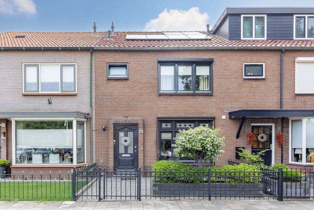 Huis Rembrandt van Rijnstraat 29 in Bunschoten-Spakenburg