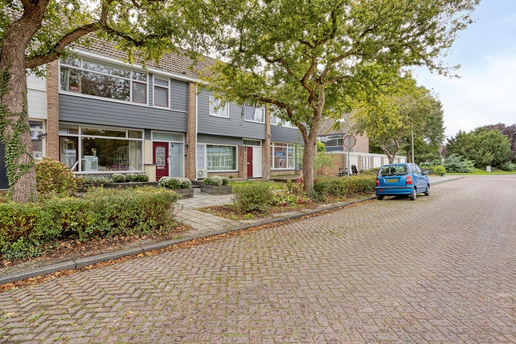 Tussenwoning te koop: Rijnstraat 18, Emmeloord