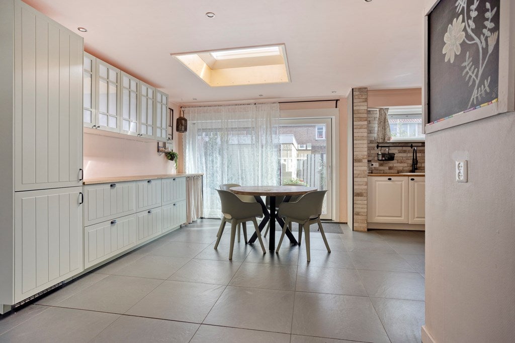 Tussenwoning te koop: Rijnstraat 18, Emmeloord