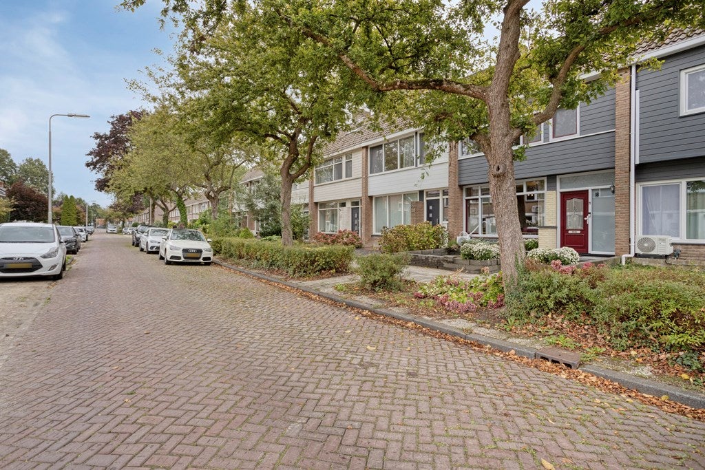 Tussenwoning te koop: Rijnstraat 18, Emmeloord