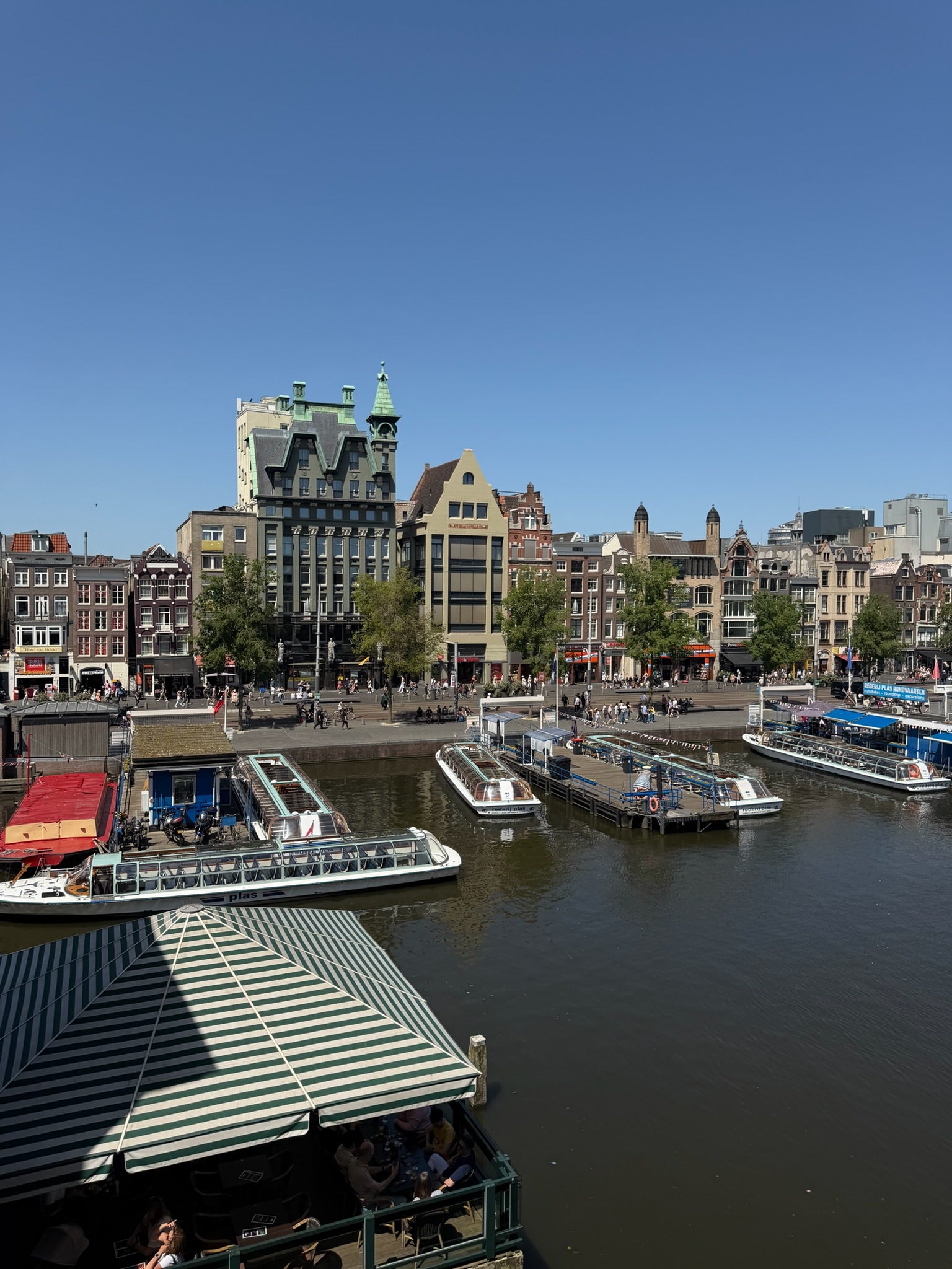 Flat Warmoesstraat