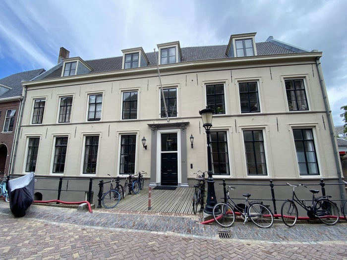 Te huur: Studio Kromme Nieuwegracht in Utrecht