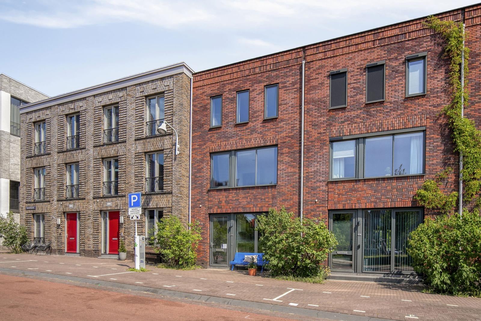 Tussenwoning te koop: Terschellingkade 62, Amersfoort