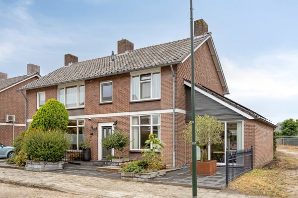 Huis Looierijstraat 11 in Budel
