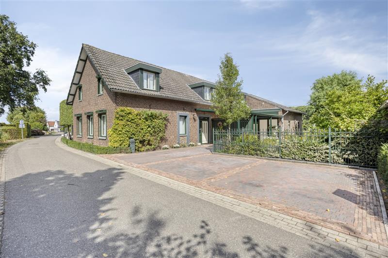 Huis Voorsterstraatweg 25 in Posterholt