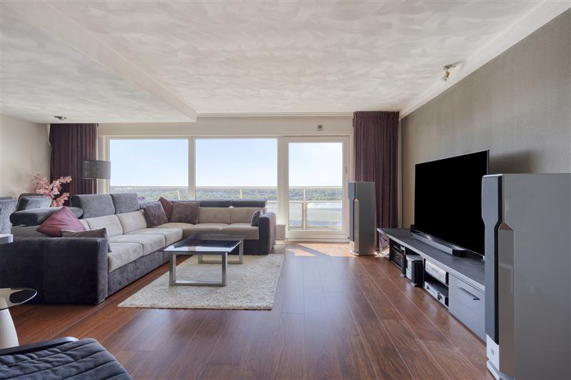 Appartement te koop: Burgemeester D. Kooimanweg 237, Purmerend